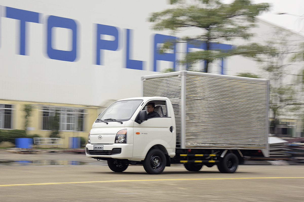 Xe tải nhẹ Hyundai Porter H100 ra mắt với giá bán 325 triệu đồng